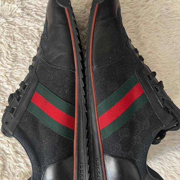 GUCCI GIft!  Men’s Gucci Sneakers, LowTop, Black canvas & leather size 13 - Picture 2 of 4